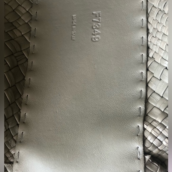 FALOR: Italian leather bag by Falor in Sage green - Picture 9 of 10